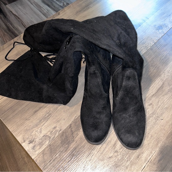 Over the knee velvet chunky boots - Picture 4 of 5